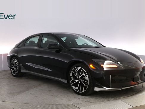 Used 2023 Hyundai Ioniq 6 SEL image 13