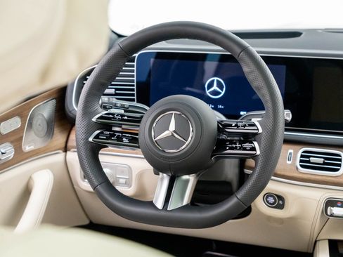 New 2026 Mercedes-Benz GLS 580 4MATIC image 11