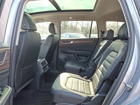 Certified 2025 Volkswagen Atlas SEL image 10