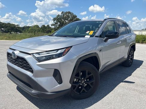 Used 2023 Toyota RAV4 LE AWD/4WD image 5