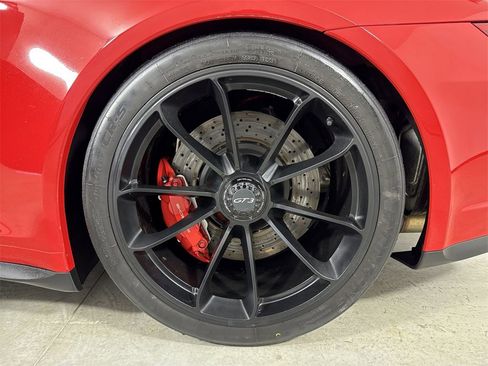 Certified 2018 Porsche 911 GT3 image 14
