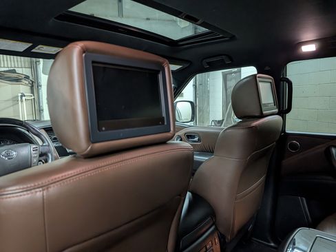 Used 2020 Nissan Armada Platinum image 10