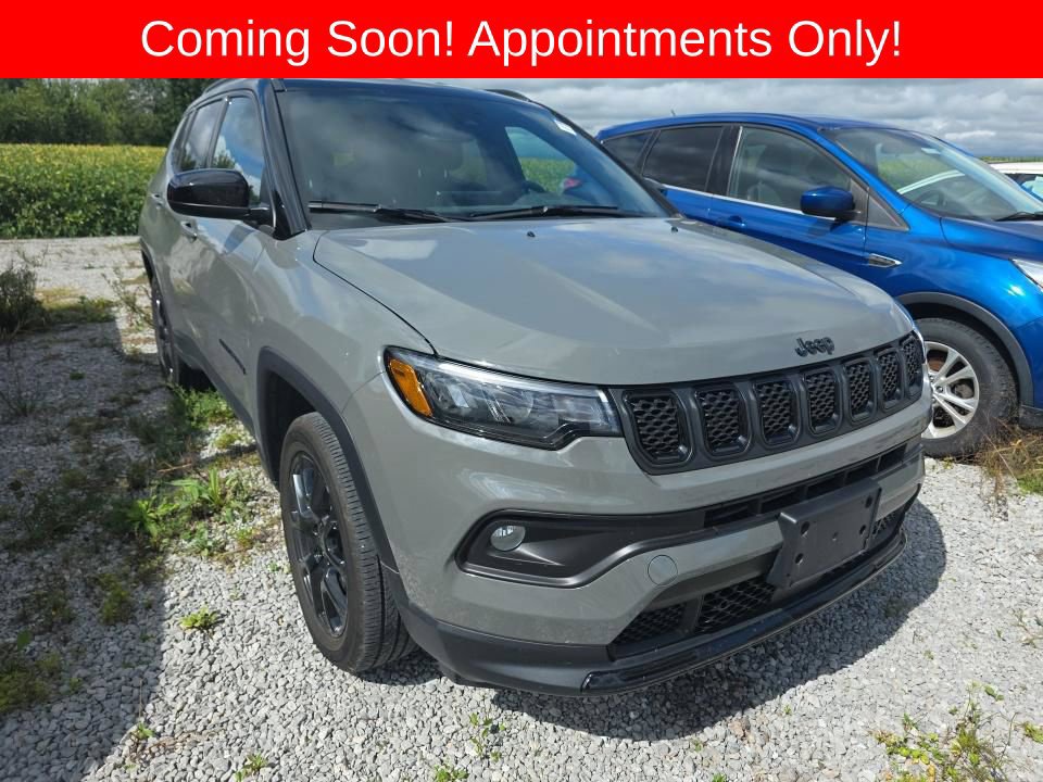 Used 2023 Jeep Compass Latitude w/ Convenience Group AWD/4WD image 1