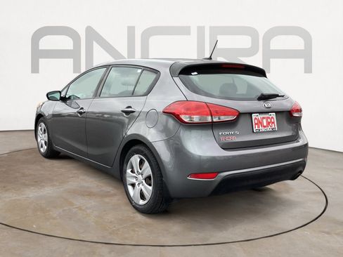 Used 2016 Kia Forte LX image 12