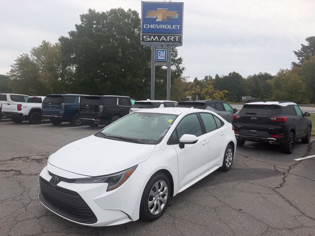 Used 2026 Toyota Corolla LE FWD image 7
