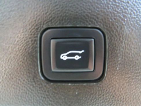 Used 2018 Chevrolet Traverse High Country image 30