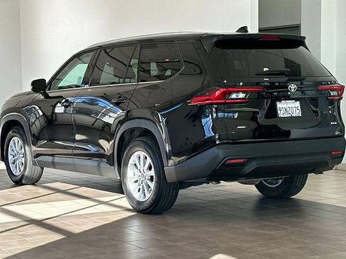 Certified 2025 Toyota Grand Highlander AWD image 6