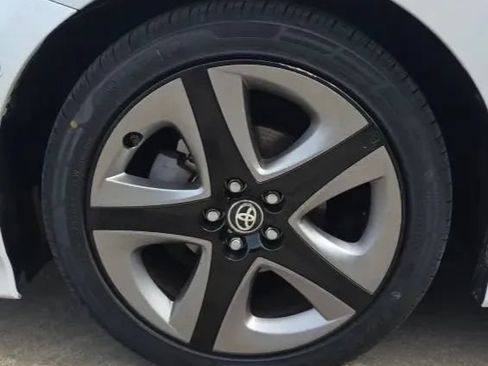 Used 2021 Toyota Prius Limited FWD image 53