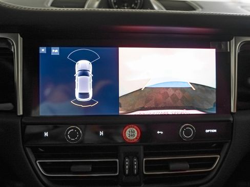 Certified 2024 Porsche Macan image 21