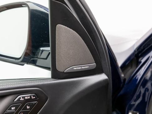 Used 2023 BMW X7 xDrive40i w/ Executive Package image 30