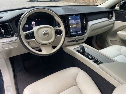 Used 2023 Volvo XC60 B5 Plus w/ Climate Package AWD/4WD image 17