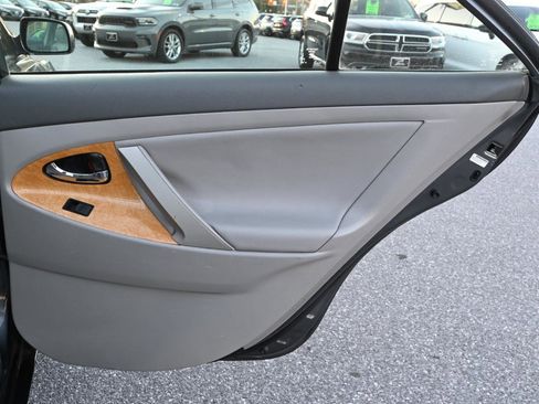 Used 2007 Toyota Camry XLE image 24