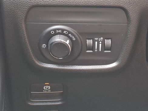 Certified 2023 Jeep Grand Cherokee Altitude AWD/4WD image 25