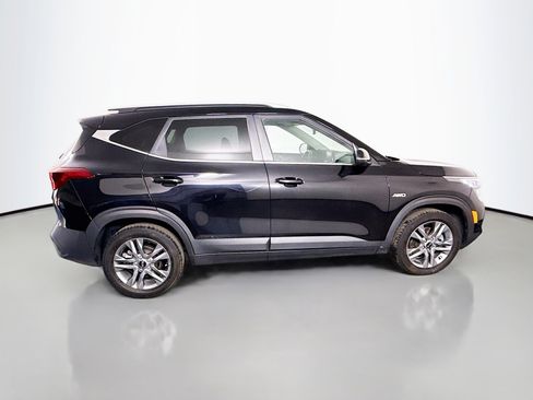 Used 2021 Kia Seltos S image 11