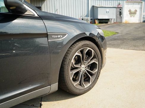 Used 2015 Ford Taurus SHO w/ Equipment Group 401A AWD/4WD image 18