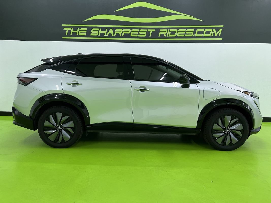Used 2023 Nissan Ariya AWD image 11