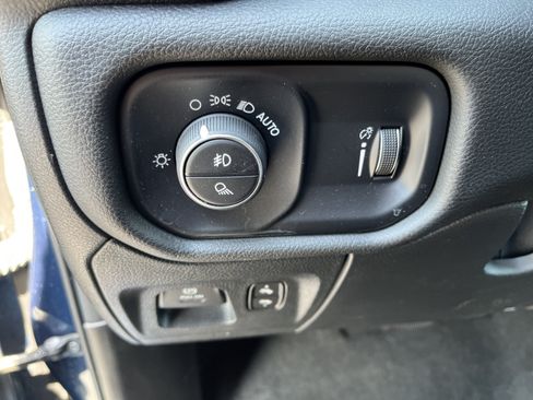Used 2023 RAM 1500 Big Horn AWD/4WD image 16