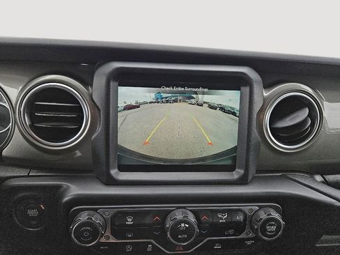 Used 2023 Jeep Wrangler Sahara image 15