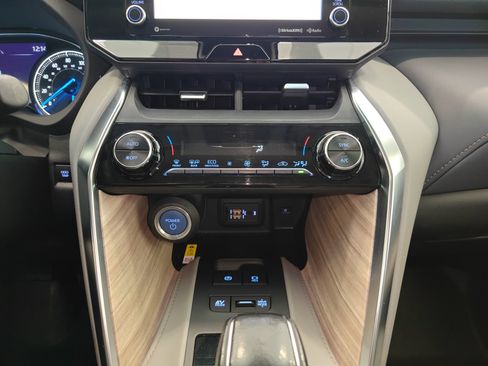 Used 2021 Toyota Venza XLE w/ Carpet Mat Package (TMS) AWD/4WD image 28