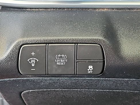Used 2024 Hyundai Elantra Blue FWD image 30
