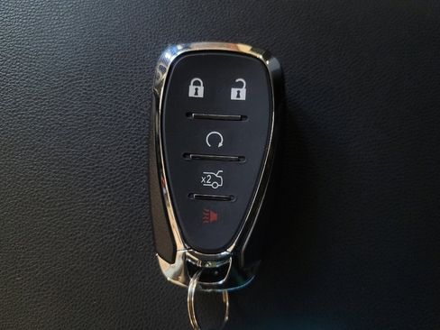 Used 2020 Chevrolet Equinox LT w/ Driver Convenience Package image 32