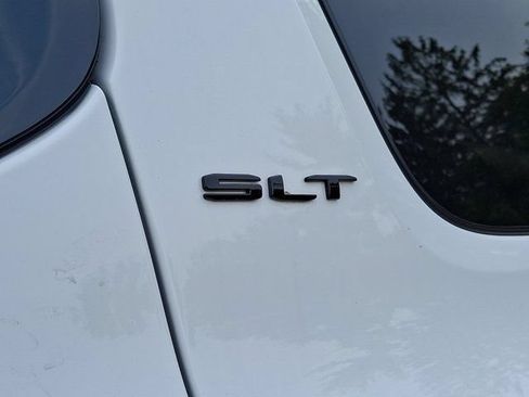 Used 2023 GMC Acadia SLT w/ Elevation Edition AWD/4WD image 8