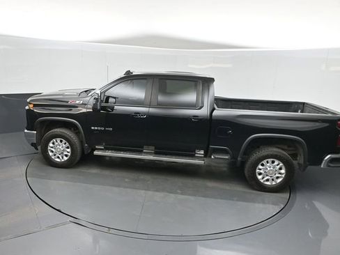 Used 2024 Chevrolet Silverado 2500 LT image 32