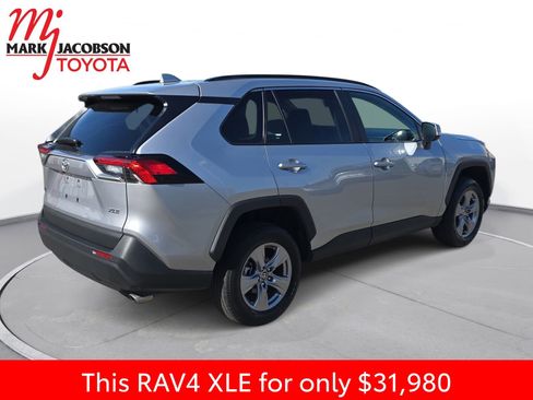 Used 2025 Toyota RAV4 XLE w/ Convenience Package image 9