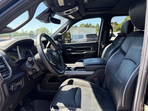 Used 2025 RAM 2500 Laramie AWD/4WD image 9