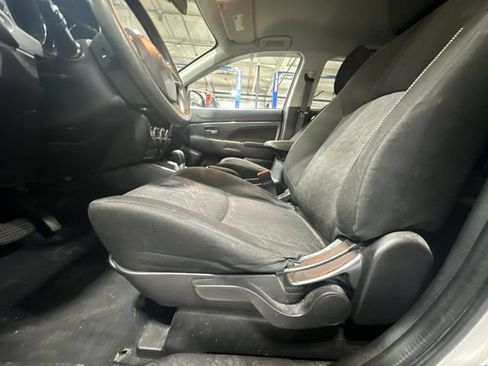 Used 2020 Mitsubishi Outlander Sport ES FWD image 18