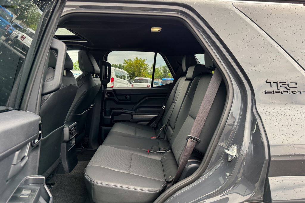 Used 2025 Toyota 4Runner 4WD image 19