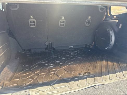 Used 2018 Jeep Wrangler Unlimited Sahara AWD/4WD image 25