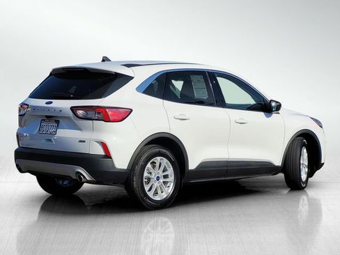 Certified 2022 Ford Escape SE image 4