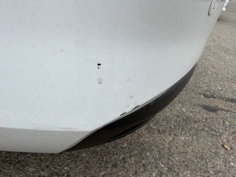 Used 2020 Nissan Versa S FWD image 11