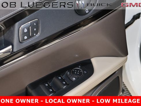 Used 2021 Lincoln Nautilus Reserve image 9