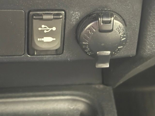 Used 2017 Toyota RAV4 XLE w/ All Weather Liner Package FWD image 39