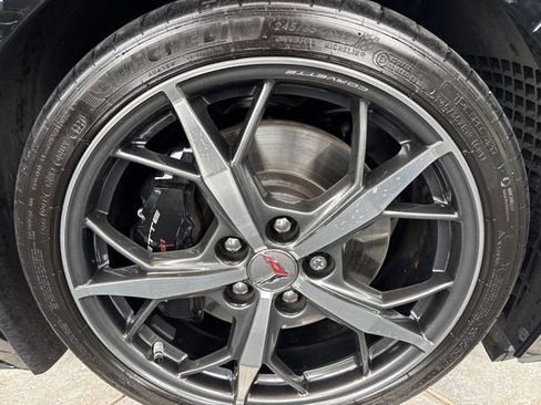 Used 2022 Chevrolet Corvette Stingray Preferred Conv w/ Z51 Performance Package RWD image 9