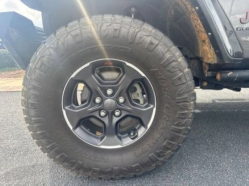 Used 2022 Jeep Gladiator Rubicon w/ LED Lighting Group AWD/4WD image 12