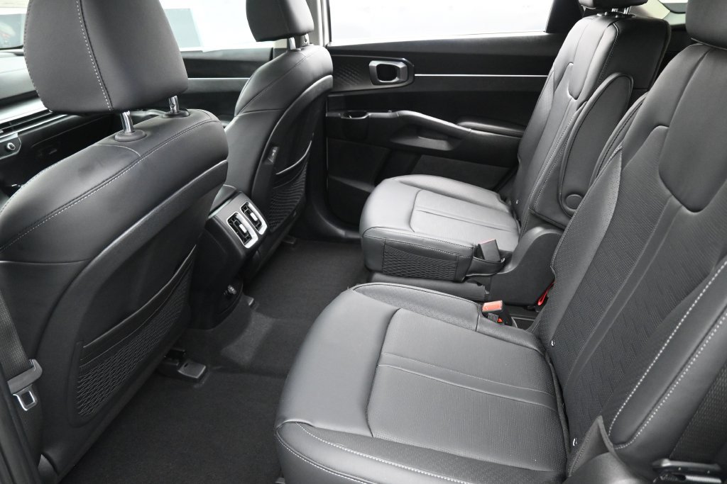 Used 2025 Kia Sorento EX w/ EX Panoramic Sunroof Package AWD/4WD image 25