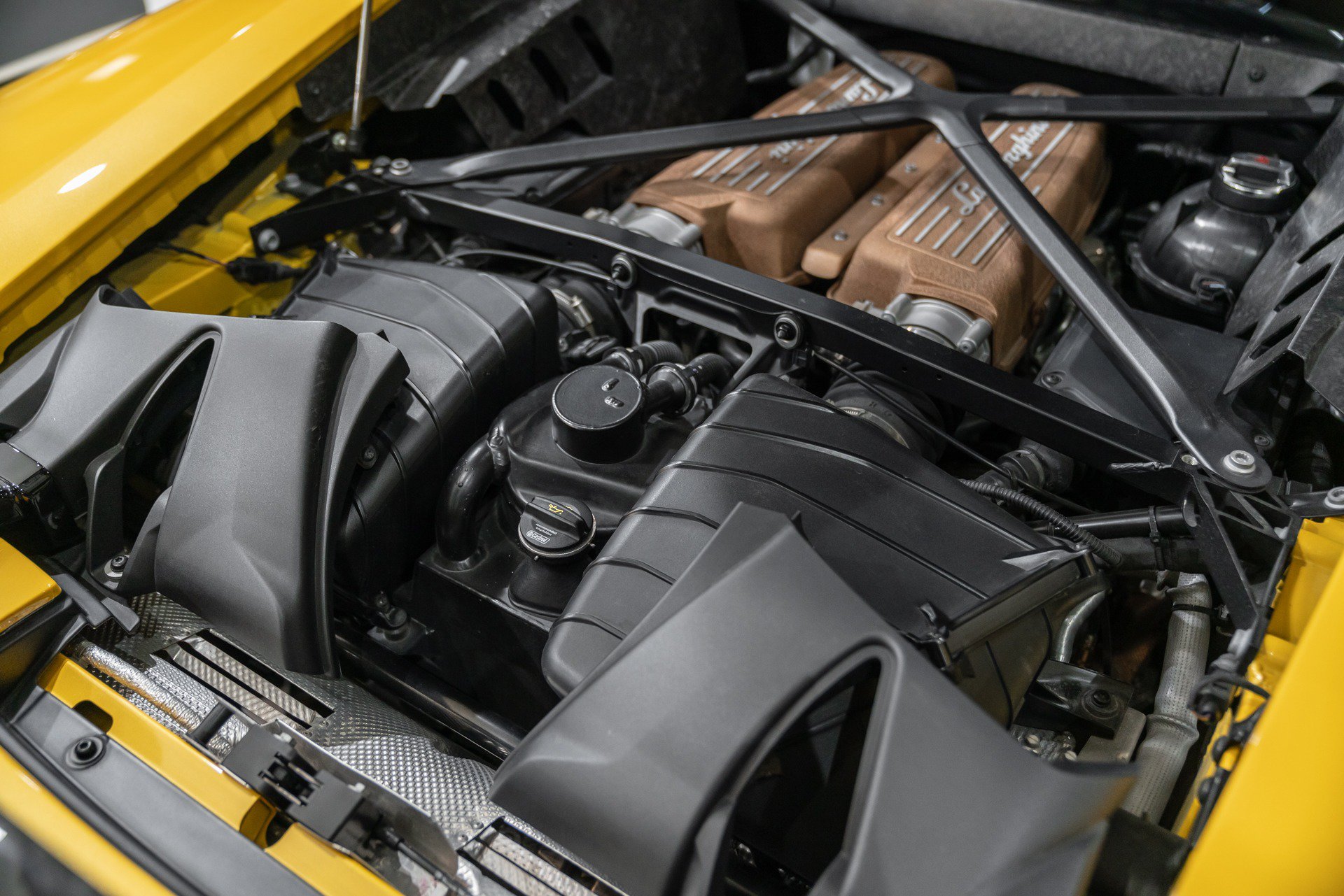Used 2018 Lamborghini Huracan Performante AWD/4WD image 57