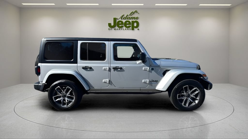 Used 2024 Jeep Wrangler Unlimited w/ Convenience Group AWD/4WD image 4