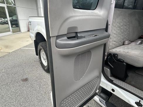 Used 2000 Ford F250 XL image 23