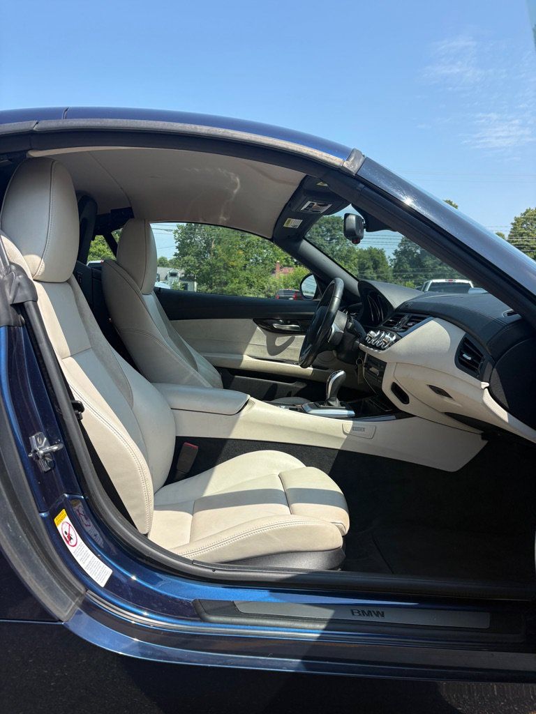 Used 2009 BMW Z4 sDrive35i RWD image 10