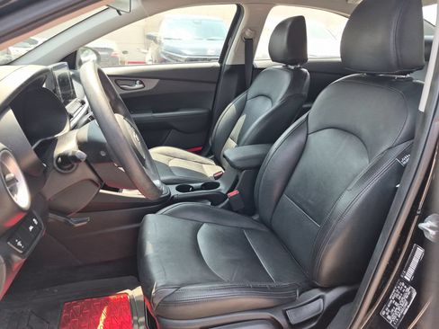 Used 2020 Kia Forte LXS FWD image 29