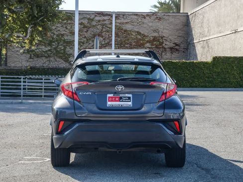 Used 2019 Toyota C-HR XLE FWD image 9