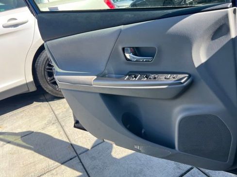 Used 2016 Toyota Prius V Three FWD image 19