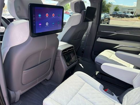 Used 2025 Cadillac Escalade IQ Luxury 1 w/ Smart Trailering package AWD/4WD image 34