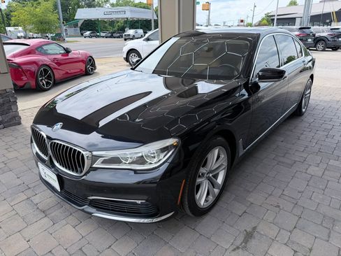 Used 2017 BMW 750i xDrive AWD/4WD image 1