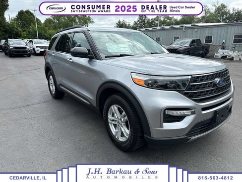 Used 2021 Ford Explorer XLT w/ Equipment Group 202A AWD/4WD image 1