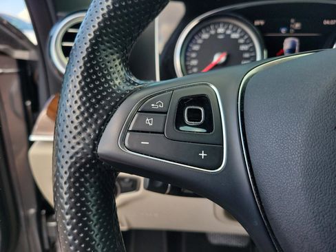 Used 2017 Mercedes-Benz E 300 4MATIC image 24